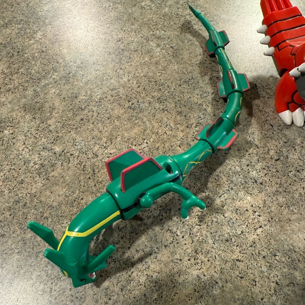 Vintage Rayquaza and Groudon Pokemon Toys - Picture 3 of 9